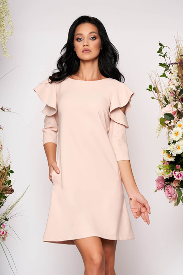 Rochie LaDonna roz prafuit eleganta de zi din stofa usor elastica cu croi in a si volanase la maneca