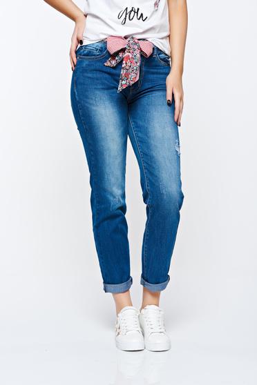 Top Secret blue casual cotton jeans with medium waist accessorized with tied waistband