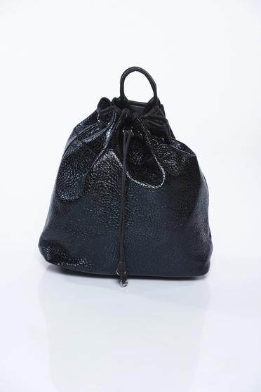Black bag casual with metallic aspect from ecological leather