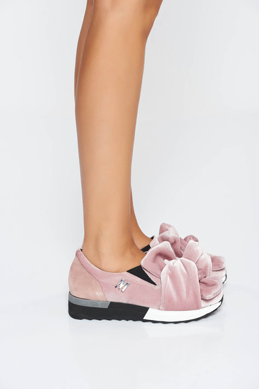 Pantofi sport rosa MissQ casual cu talpa usoara din catifea si interior de piele