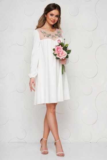StarShinerS white embroidered flared dress with inside lining non-flexible thin fabric