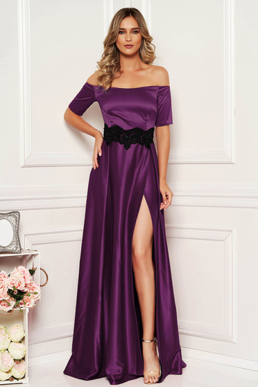 Rochie Artista mov lunga de ocazie in clos din material satinat cu insertii de broderie