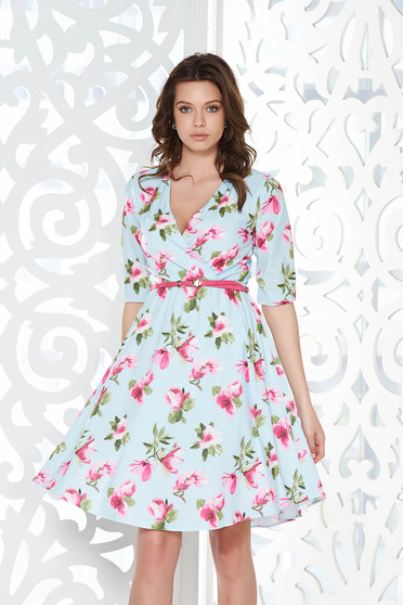 Rochie StarShinerS albastra-deschis eleganta in clos din material vaporos captusita pe interior cu elastic in talie