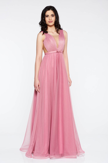 Rochie Ana Radu roz deschis de lux cu decolteu adanc din tul captusita pe interior accesorizata cu cordon