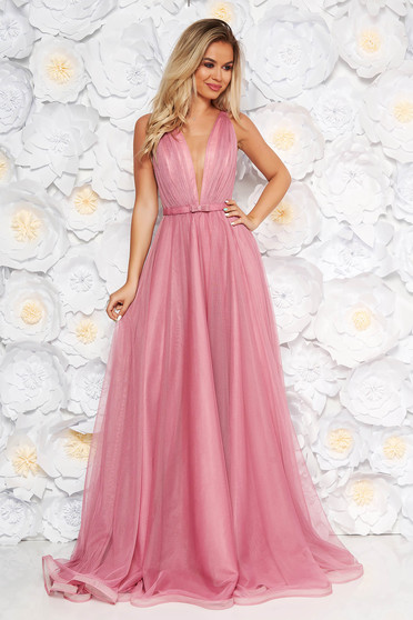 Ana Radu lightpink dress accessorized with tied waistband from tulle with deep cleavage with inside lining luxurious