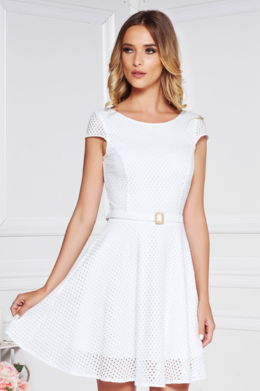 Rochie StarShinerS alba de zi in clos din bumbac neelastic captusita pe interior cu accesoriu tip curea
