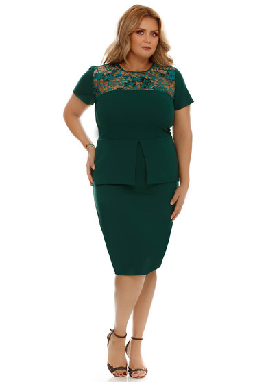 Rochie verde eleganta tip creion din stofa subtire usor elastica cu peplum si aplicatii cu paiete