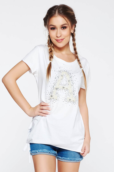 Tricou SunShine alb casual cu croi larg din bumbac elastic cu aplicatii cu pietre strass si perle