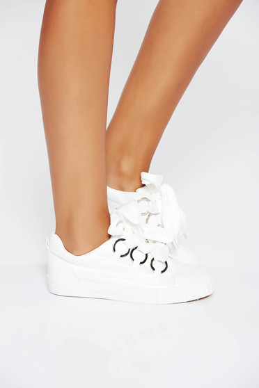 White casual sneakers low heel from ecological leather