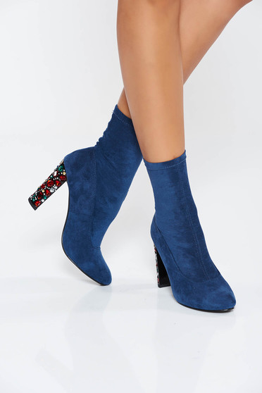 Botine albastre elegante cu toc gros cu aplicatii cu pietre strass