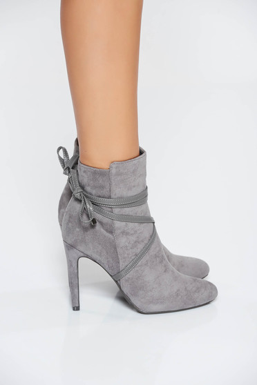Grey casual ankle boots from velvet fabric with laced details