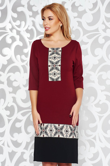 Rochie visinie office cu un croi drept din material elastic cu maneci trei-sferturi