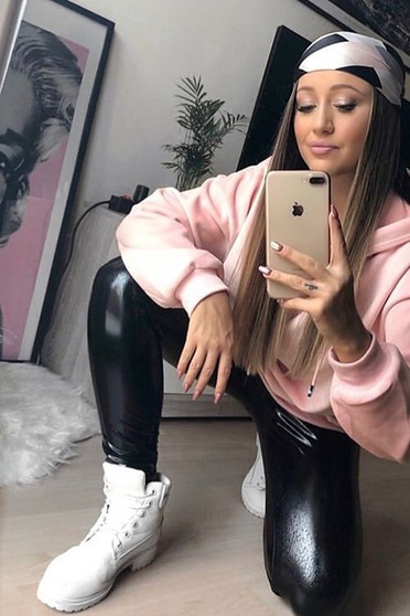 Hanorac SunShine rosa casual cu croi larg din material catifelat cu gluga nedetasabila accesorizat cu snur
