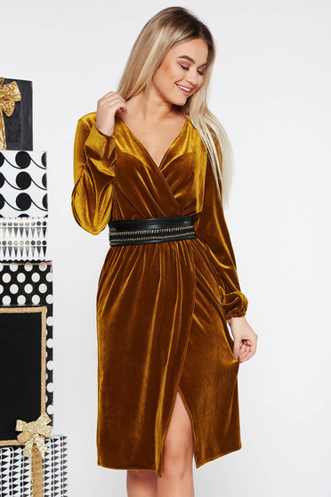 StarShinerS mustard occasional velvet dress with elastic waist accessorized with tied waistband