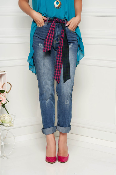 Blugi Top Secret albastri casual din denim cu talie medie cu buzunare in fata si in spate