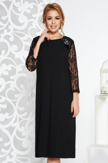 Rochie neagra eleganta cu croi larg din material fin la atingere cu maneci din dantela