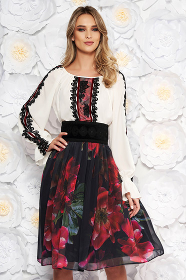 Compleu LaDonna negru elegant din 2 piese cu aplicatii de dantela accesorizat cu cordon