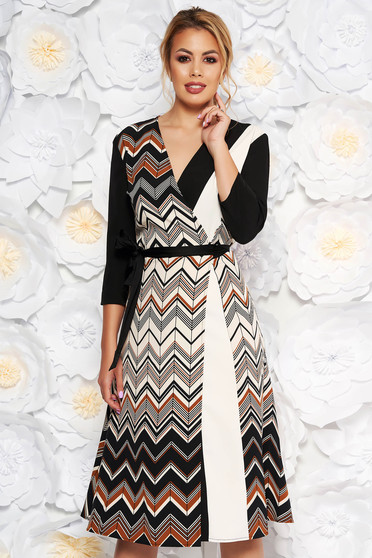 Rochie neagra de zi midi in clos din stofa subtire usor elastica cu snur in talie