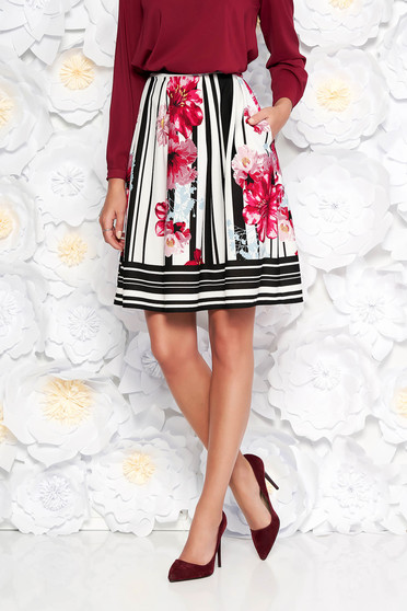 Fusta StarShinerS neagra office in clos cu talie inalta din material elastic cu imprimeuri florale cu buzunare
