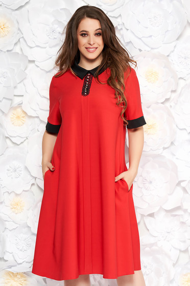 Rochie rosie eleganta midi cu croi larg din material fin la atingere cu aplicatii cu margele cu buzunare