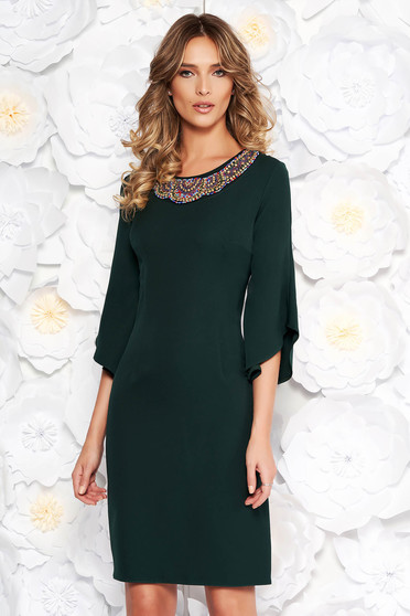 Rochie verde-inchis eleganta tip creion din stofa subtire usor elastica cu maneci trei-sferturi cu aplicatii cu margele
