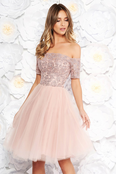 Rochie Artista rosa de ocazie in clos din dantela cu tul cu bust buretat cu aplicatii cu paiete