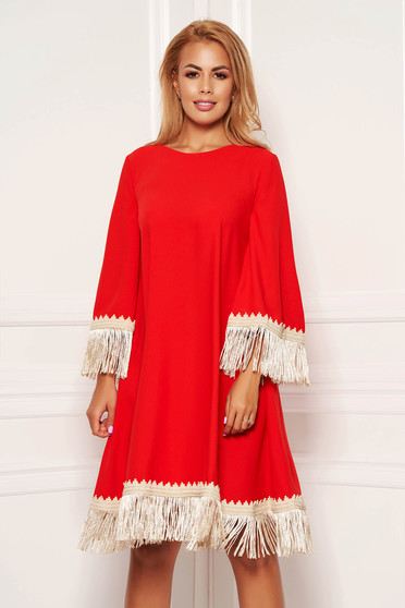 Rochie LaDonna rosie eleganta cu croi larg din stofa neelastica cu franjuri si maneca trei sferturi