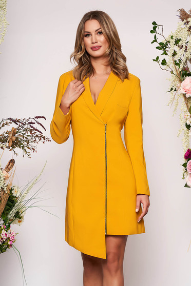 Rochie LaDonna mustarie eleganta tip sacou din stofa neelastica captusita pe interior cu maneci lungi