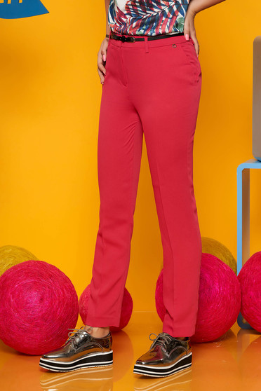 Pantaloni Top Secret roz-inchis eleganti cu un croi drept cu talie medie cu accesoriu tip curea din stofa usor elastica