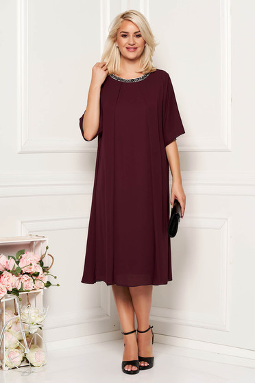 Rochie mov midi de ocazie din material vaporos cu croi larg cu aplicatii stralucitoare la decolteu si captusita pe interior