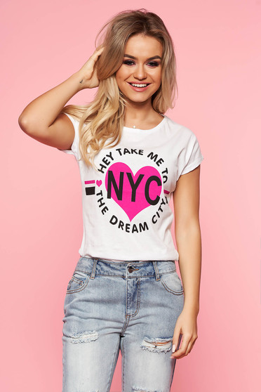 Tricou SunShine alb cu un croi mulat din bumbac usor elastic cu imprimeu cu scris