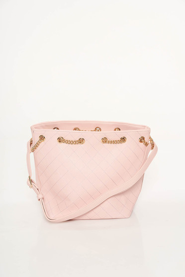 Geanta dama rosa casual din piele ecologica accesorizata cu lant metalic