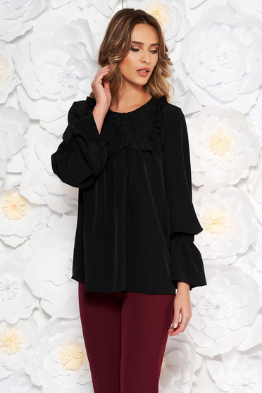 Bluza dama LaDonna neagra cu maneci clopot cu croi larg eleganta cu croi larg cu maneci clopot guler cu volanase din dantela