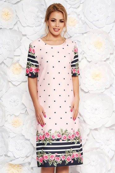 Rochie rosa de zi cu un croi drept din material usor elastic cu imprimeu floral cu buline