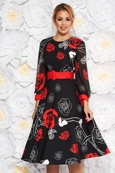 Rochie PrettyGirl neagra cu flori rosii eleganta midi in clos din stofa subtire usor elastica cu maneci din voal cu accesoriu tip curea
