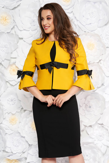 Compleu LaDonna mustariu elegant din stofa cu sacou cambrat cu maneci clopot si rochie tip creion