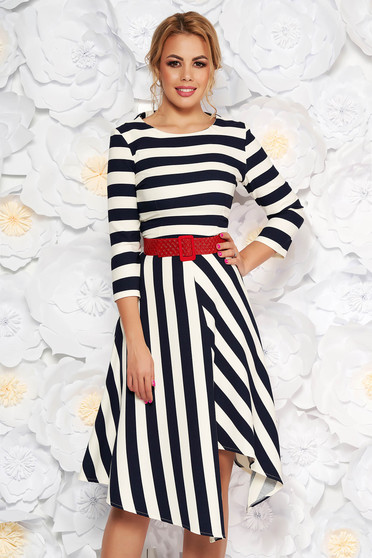 Rochie LaDonna albastra-inchis eleganta de zi asimetrica in clos din stofa subtire usor elastica cu accesoriu tip curea
