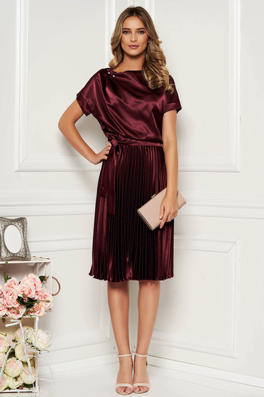 Rochie StarShinerS visinie eleganta midi in clos din satin plisata accesorizata cu cordon