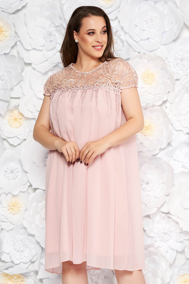 Rochie rosa de ocazie cu croi larg din voal cu maneci din dantela cu aplicatii florale