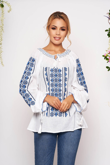 Camasa dama albastra brodata cu croi larg din bumbac neelastic accesorizata cu snur