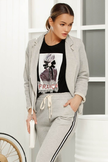 Sacou gri casual scurt tip blazer cu maneca 3/4 din material fin la atingere