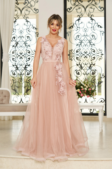 Rochie StarShinerS rosa de ocazie in clos din tul cu decolteu adanc cu bust buretat cu aplicatii florale cu efect 3d