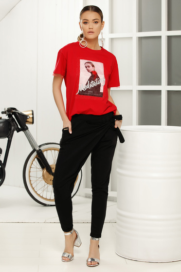 Tricou rosu casual cu croi larg cu maneca scurta din material fin la atingere