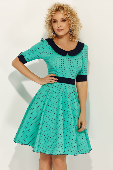 Rochie Fofy verde eleganta de zi croi in clos cu guler rotunjit accesorizata cu cordon