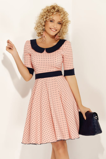 Rochie Fofy rosa eleganta de zi croi in clos cu guler rotunjit accesorizata cu cordon