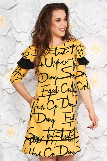 Rochie LaDonna galbena eleganta de zi cu croi in a cu umeri decupati cu maneci trei-sferturi