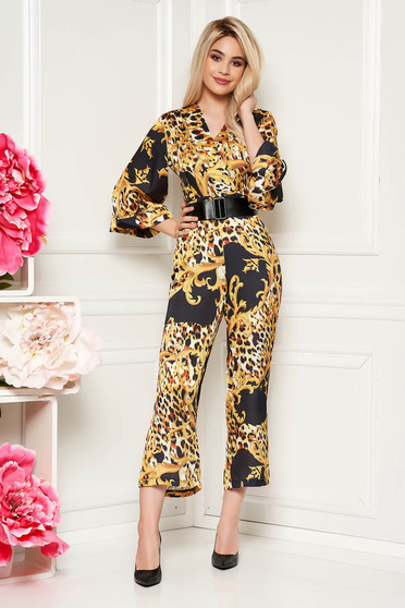 Salopeta PrettyGirl neagra lunga cu decolteu in v din material satinat cu animal print cu accesoriu tip curea