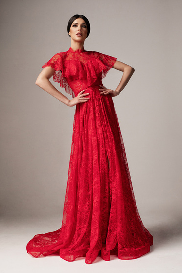 Rochie Ana Radu rosie de ocazie in clos din dantela cu volanase cu bust buretat