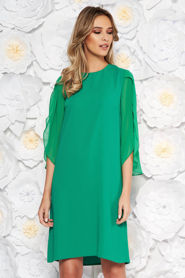 Rochie verde eleganta cu croi larg cu maneca 3/4 maneci transparente
