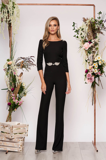 Salopeta PrettyGirl neagra lunga de ocazie cu maneci trei sferturi cu spate decupat si aplicatii cu pietre strass